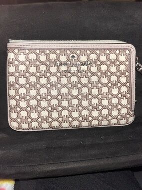 kate spade grey  and Cream Geometric Zip Wristlet